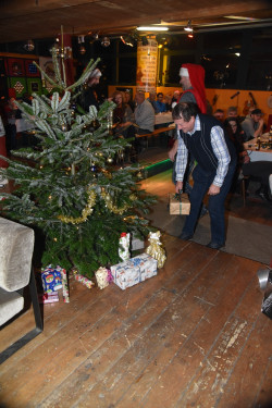 054 geburtstag und weihnachtsparty